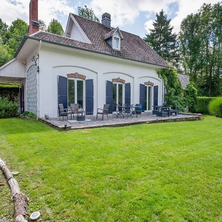 빌라 La Villa De Lienne In Ciney With Heated Pool And Garden