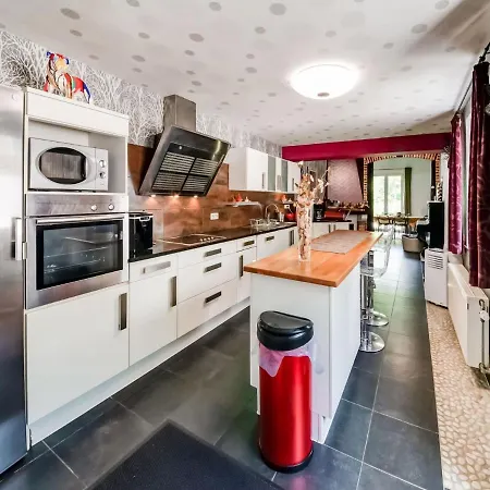La Villa De Lienne In Ciney With Heated Pool And Garden 빌라 시네