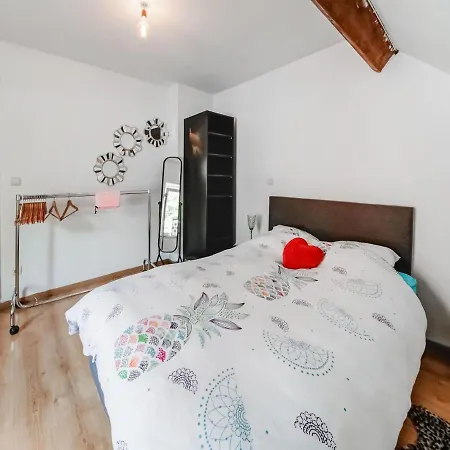 La Villa De Lienne In Ciney With Heated Pool And Garden 빌라 시네